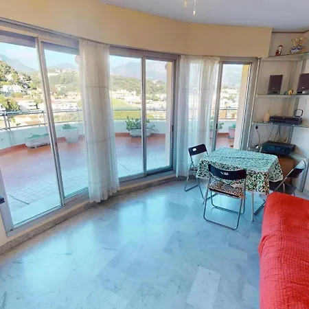114fdm - Agreable 2p Climatise En Dernier Etage Avec Immense Terrasse Avec Parking Prive